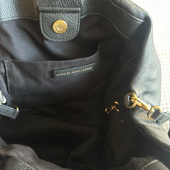 Marc Jacobs Women’s large leather tote/purse with a removable shoulder strap! - Picture 3 of 5